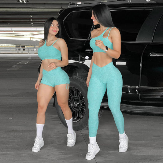 Conjunto deportivo de sujetador con pantalón o shorts en verde menta